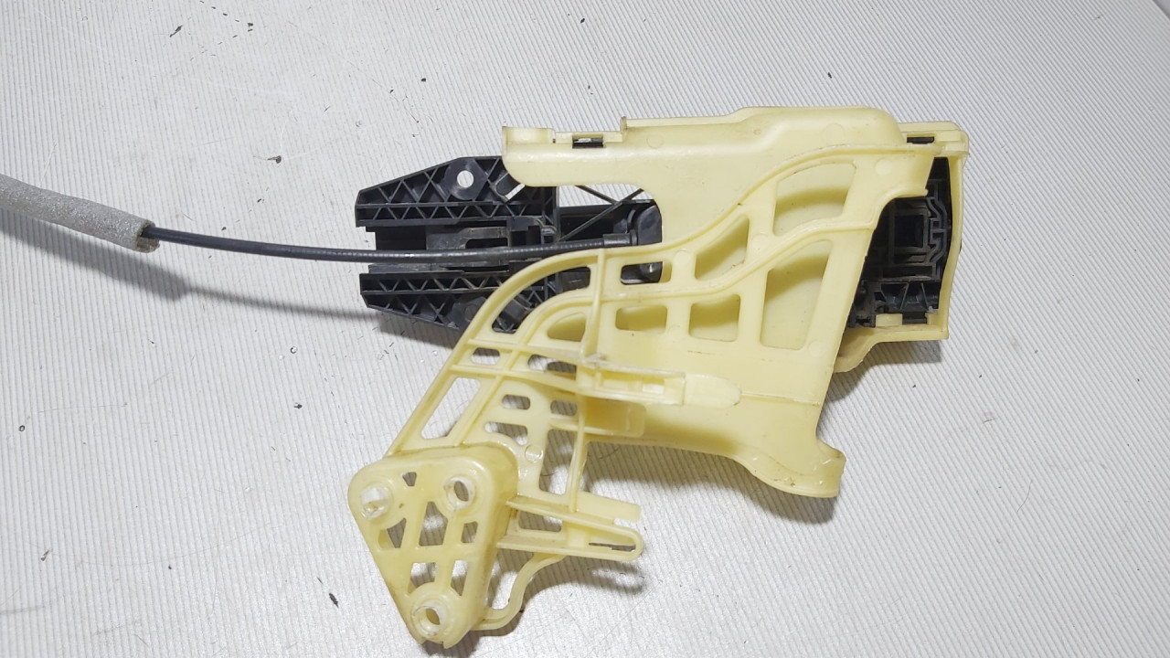 DIJELOVI RUCKA VRATA VW TIGUAN > 07-11 5N0839885E