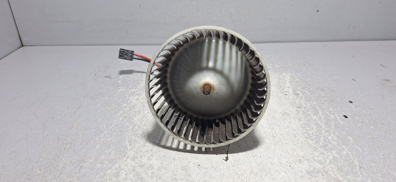 DIJELOVI VENTILATOR KABINE AUDI A4 (B8) > 12-15
