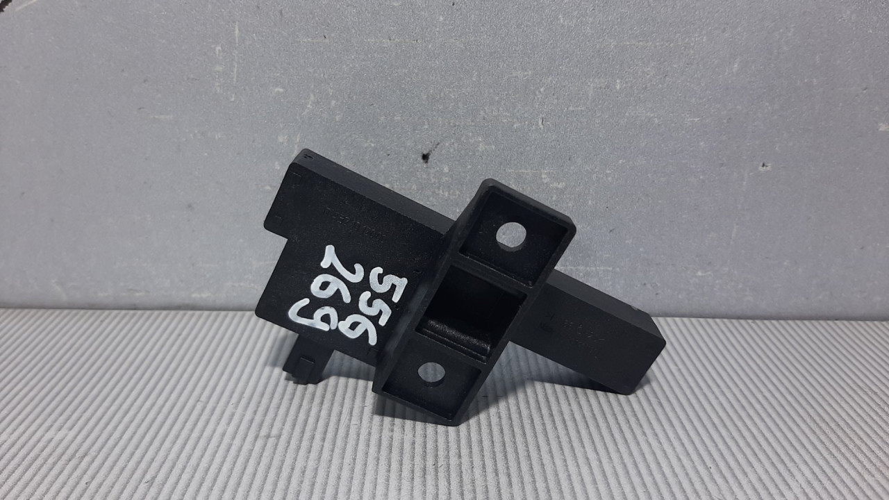 DIJELOVI ANTENA VW TOUAREG > 11-14 8K0907247