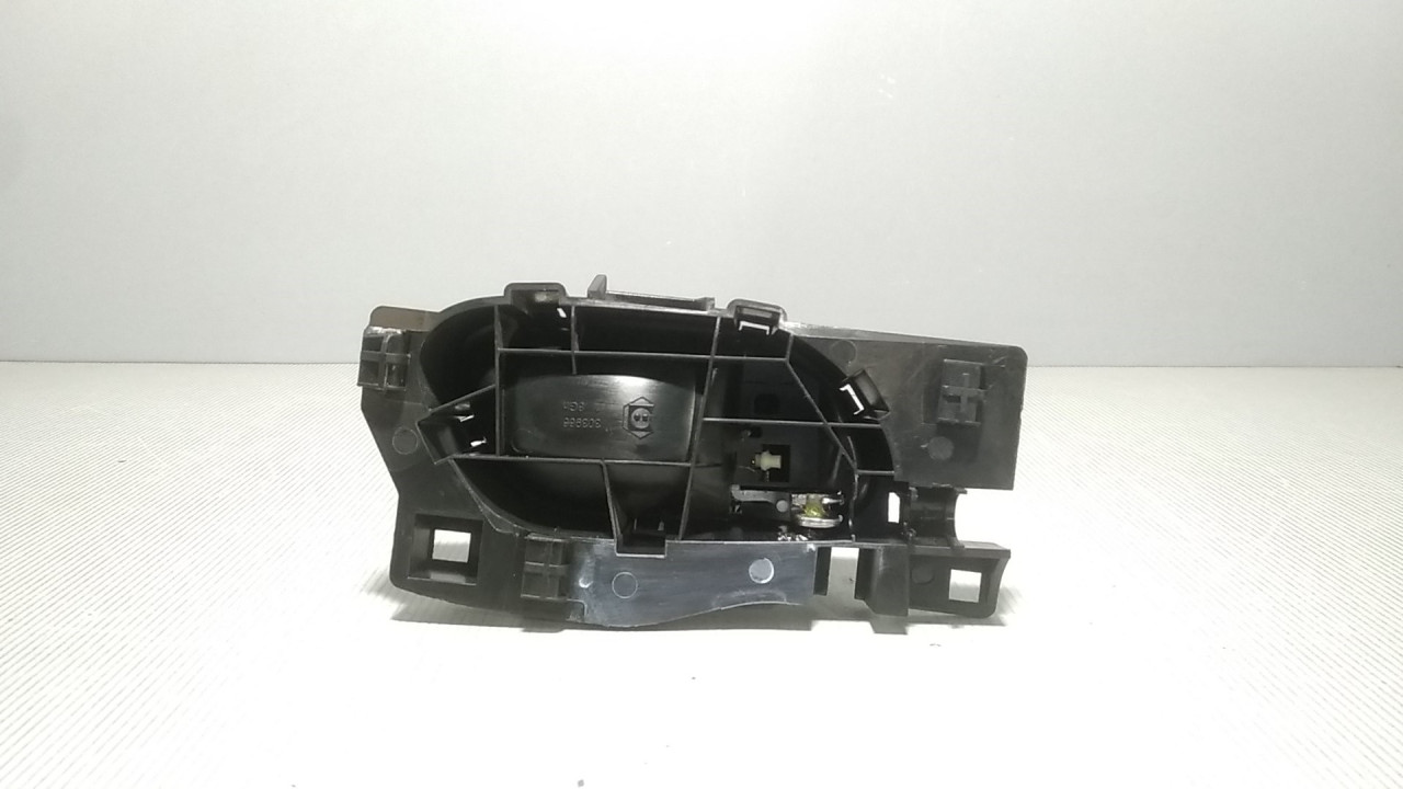 UNUTRASNJA RUCKA VRATA PEUGEOT 208 > 12-15 96555518VV