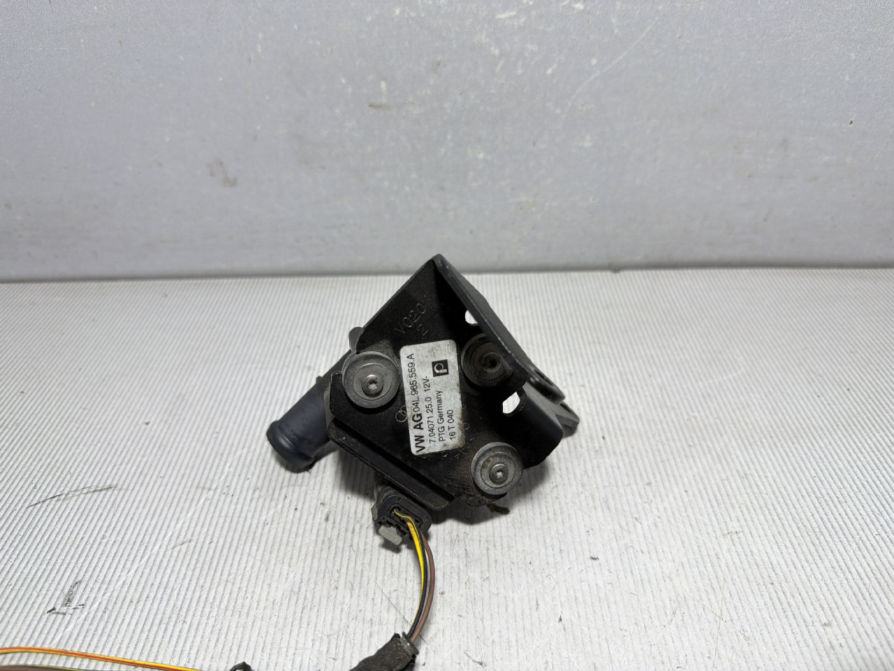POMOCNA PUMPA VODE AUDI Q5 (FY) > 17 - 20  5Q0965561B