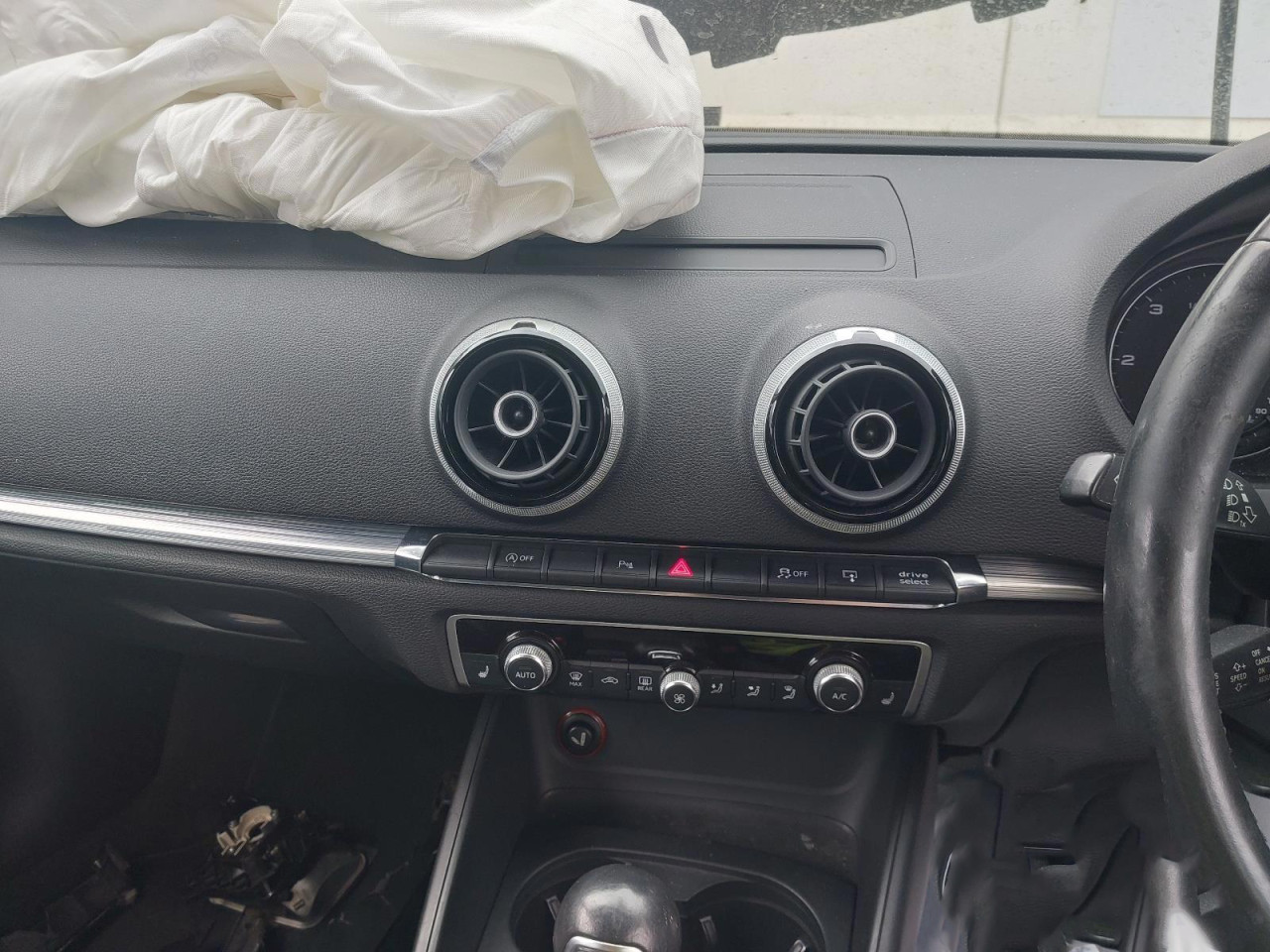 DIJELOVI AUDI A3 (8V1/8VA) 2.0 DIZEL 2014 AUT. MJENJAC MOTOR CRBC