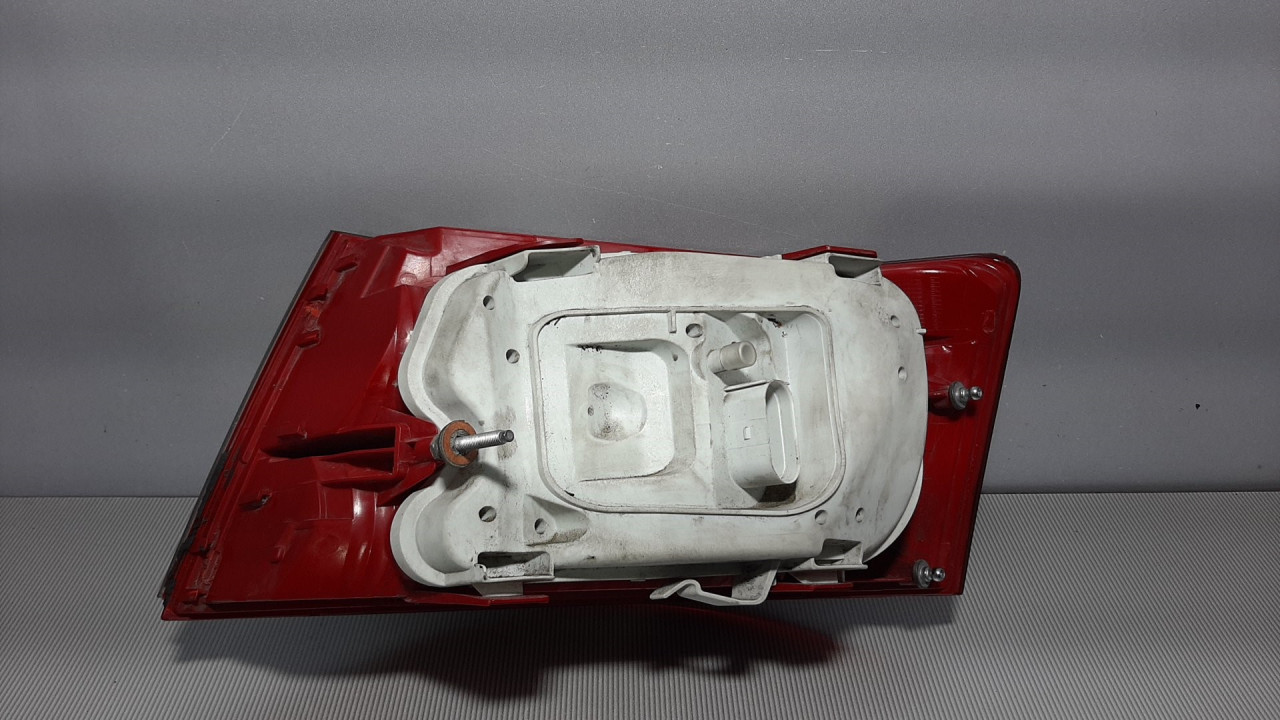 DIJELOVI STOP SVJETLO AUDI A6 > 04-08 4F5945095F