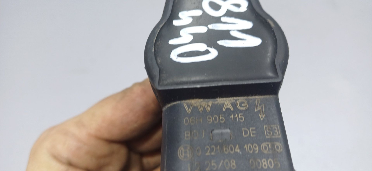 DIJELOVI BOMBINA AUDI A4 (B8) > 07-11 06H905115