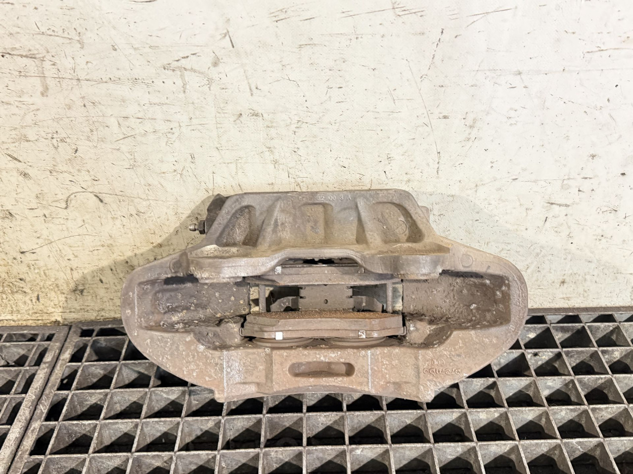 DIJELOVI KOCIONA KLJESTA AUDI Q5 (FY) > 17 - 20  2.0 80A615106AB