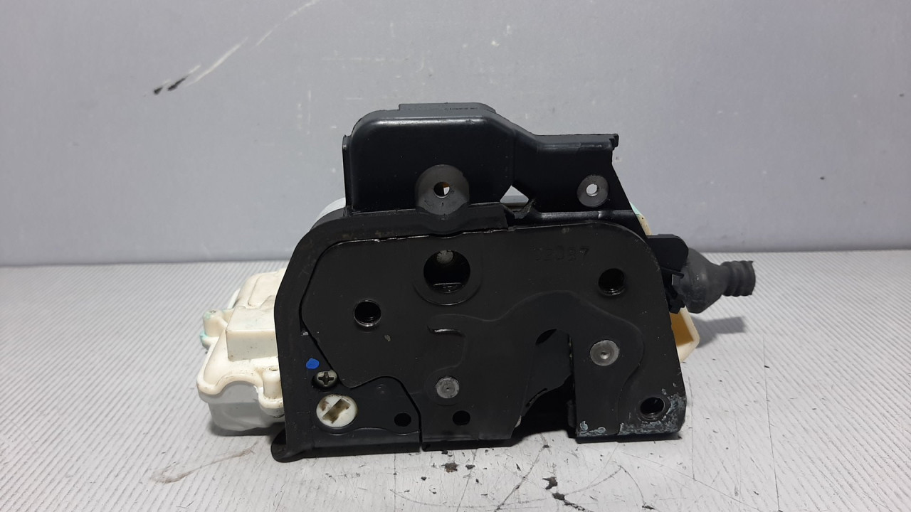 DIJELOVI BRAVA VRATA AUDI A6 > 04-08 4F0839016A