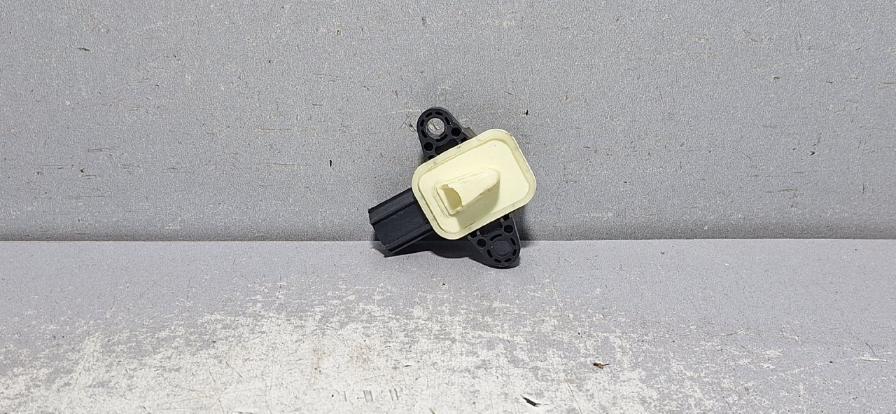 DIJELOVI SENZOR AIRBAGA VOLVO S60/V60 > 10-13 30798030