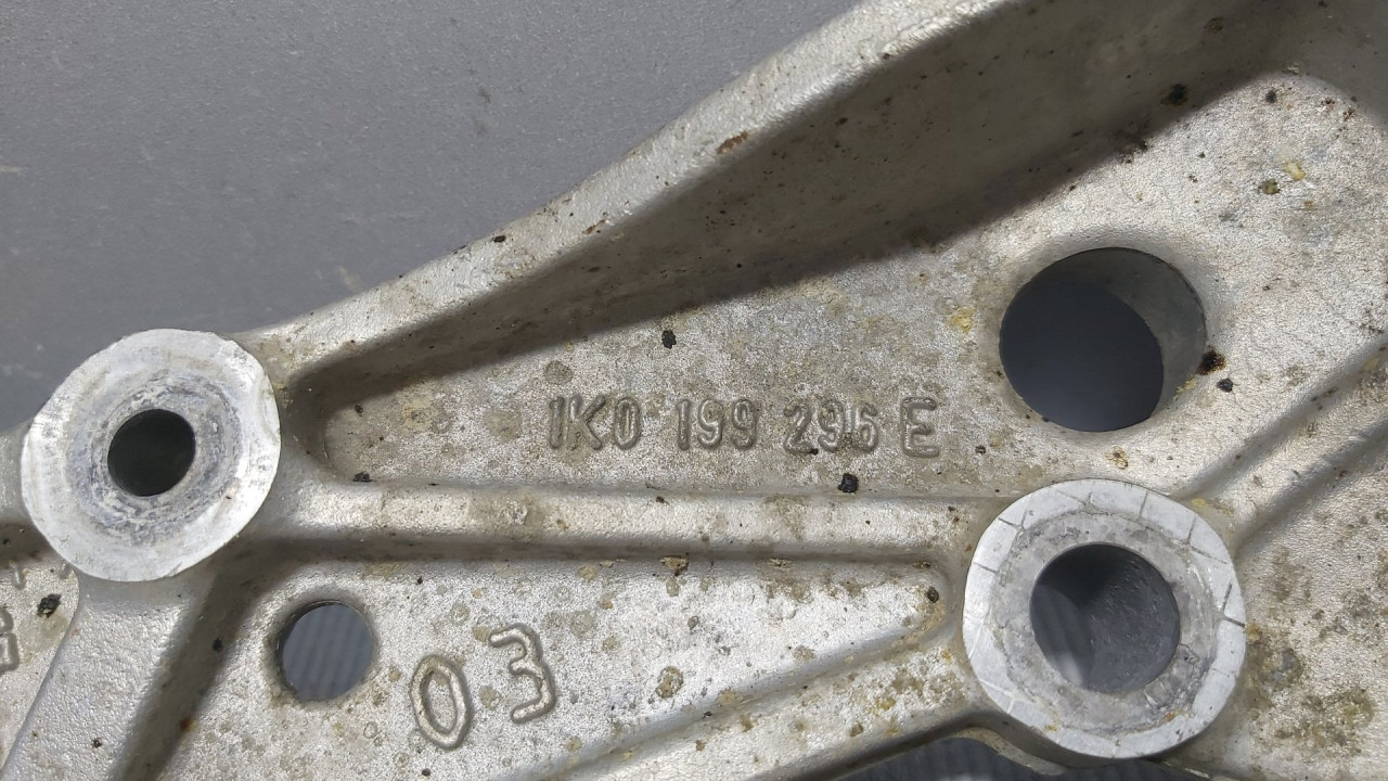DIJELOVI NOSAC LAFETE VW GOLF 6 > 08-12 1K0199296E