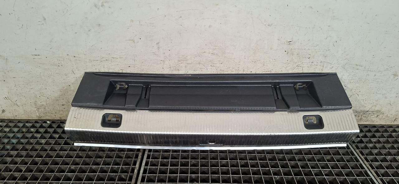 DIJELOVI PLASTIKA AUDI Q3 > 11-15 2.0 876906