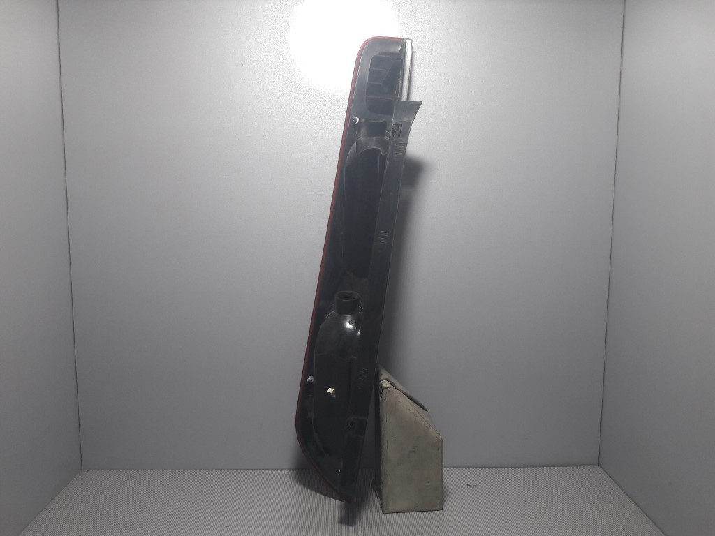 DIJELOVI STOP SVJETLO FORD FOCUS > 05-07 FD424016