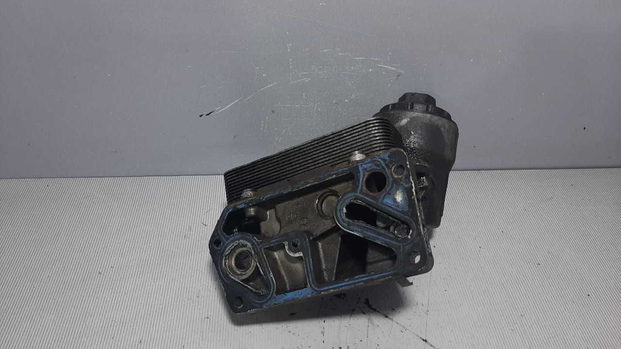 KUCISTE FILTERA ULJA VW T5 > 03-09 070115389D