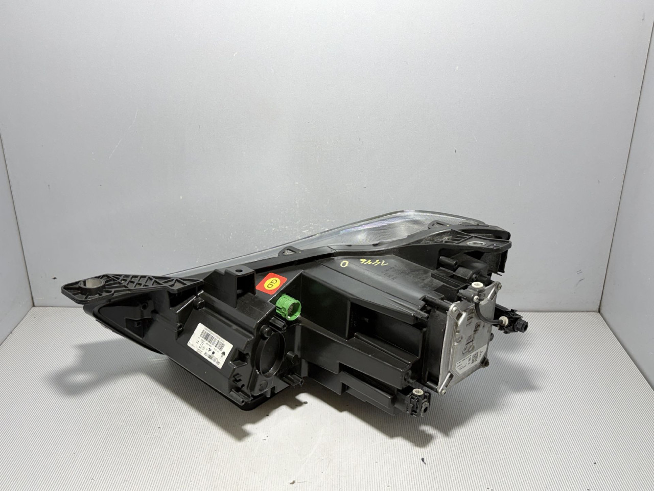 DIJELOVI FAR MASERATI GHIBLI (M157) > 13-23 3.0 00670038238