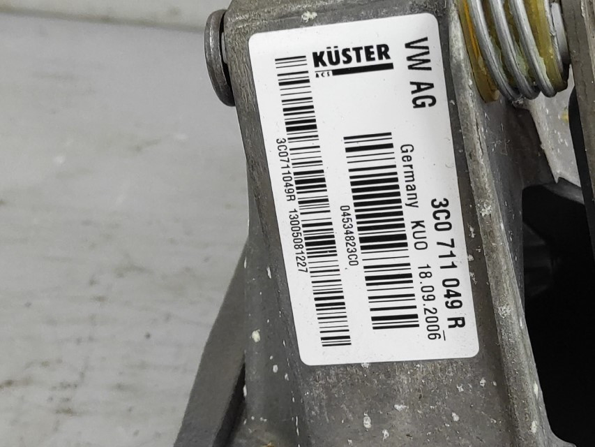 DIJELOVI SALTEBLA VW PASSAT B6 > 05-10 3C0711049R