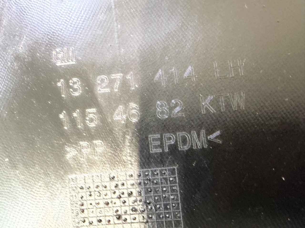 DIJELOVI UNUTRASNJI BLATOBRAN OPEL ASTRA J > 12-15 1.4 13271414