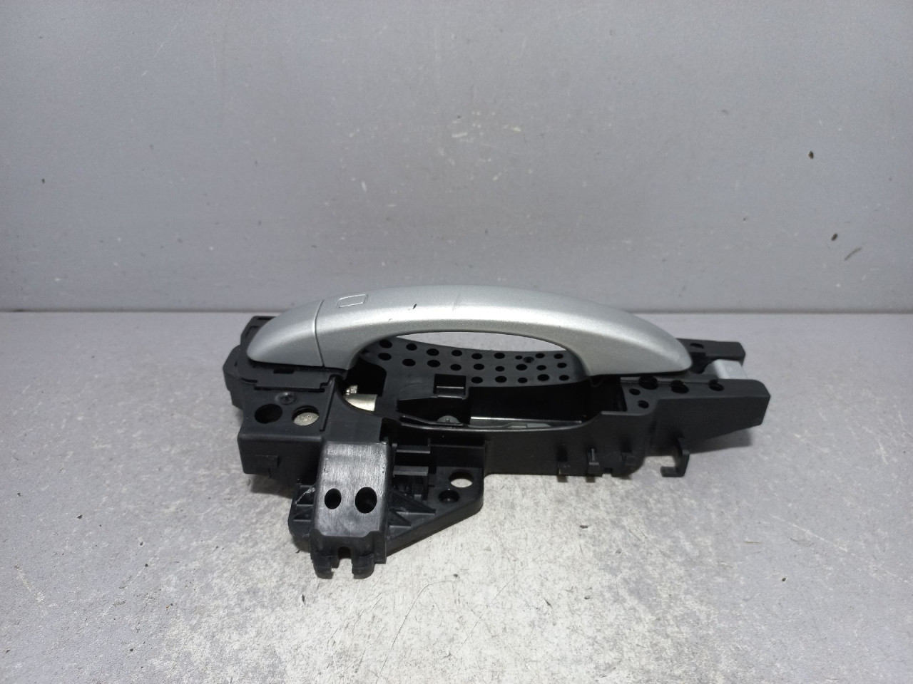 DIJELOVI RUCKA VRATA AUDI Q5 > 08-11 8T0837886A