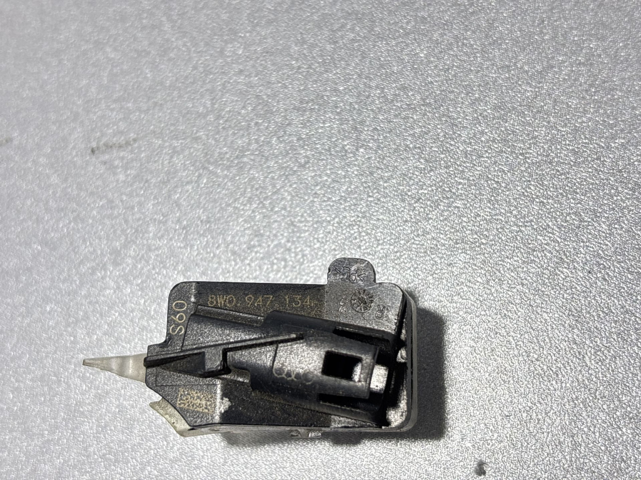 RASVJETA U KABINI AUDI A5 (F5) COUPE > 17 - 24 8W094713