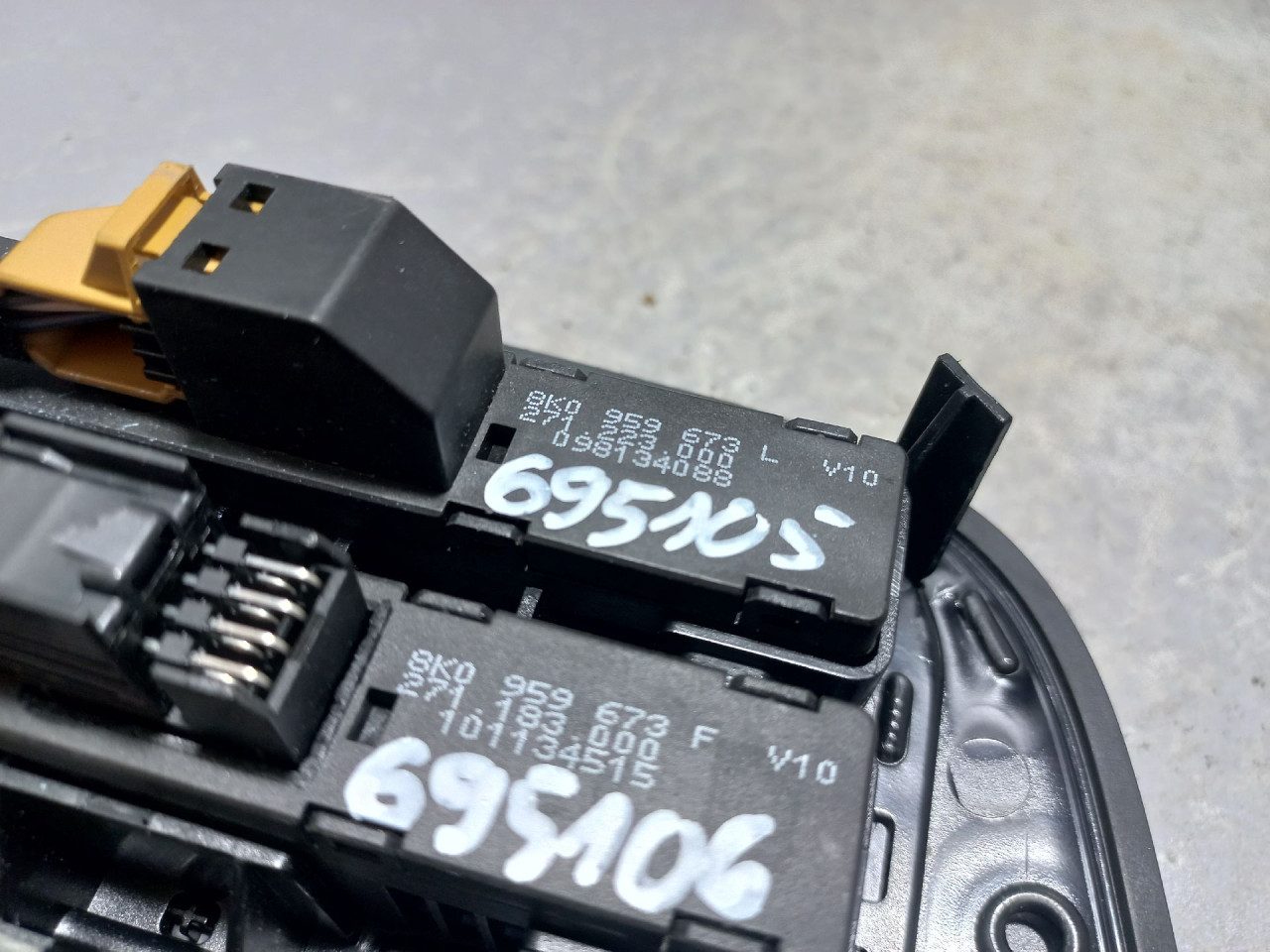 DIJELOVI PREKIDAC AUDI A4 (B8) > 12-15 8K0959673L