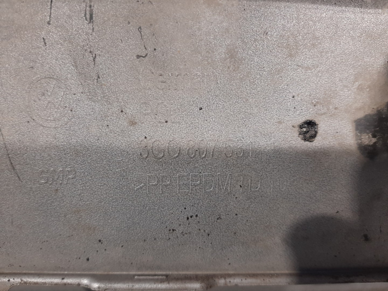 PLASTIKA BRANIKA VW PASSAT B8 > 14- 3G0807531
