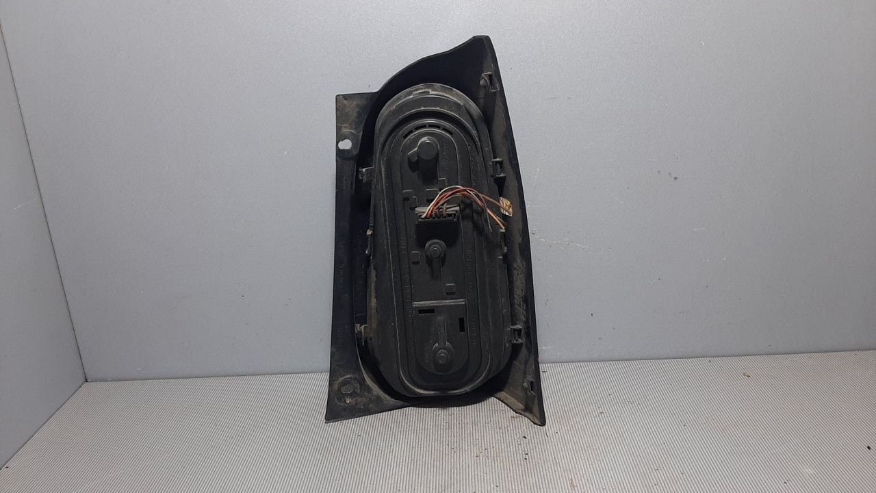 DIJELOVI STOP SVJETLO SMART FORTWO > 97-01 423141L