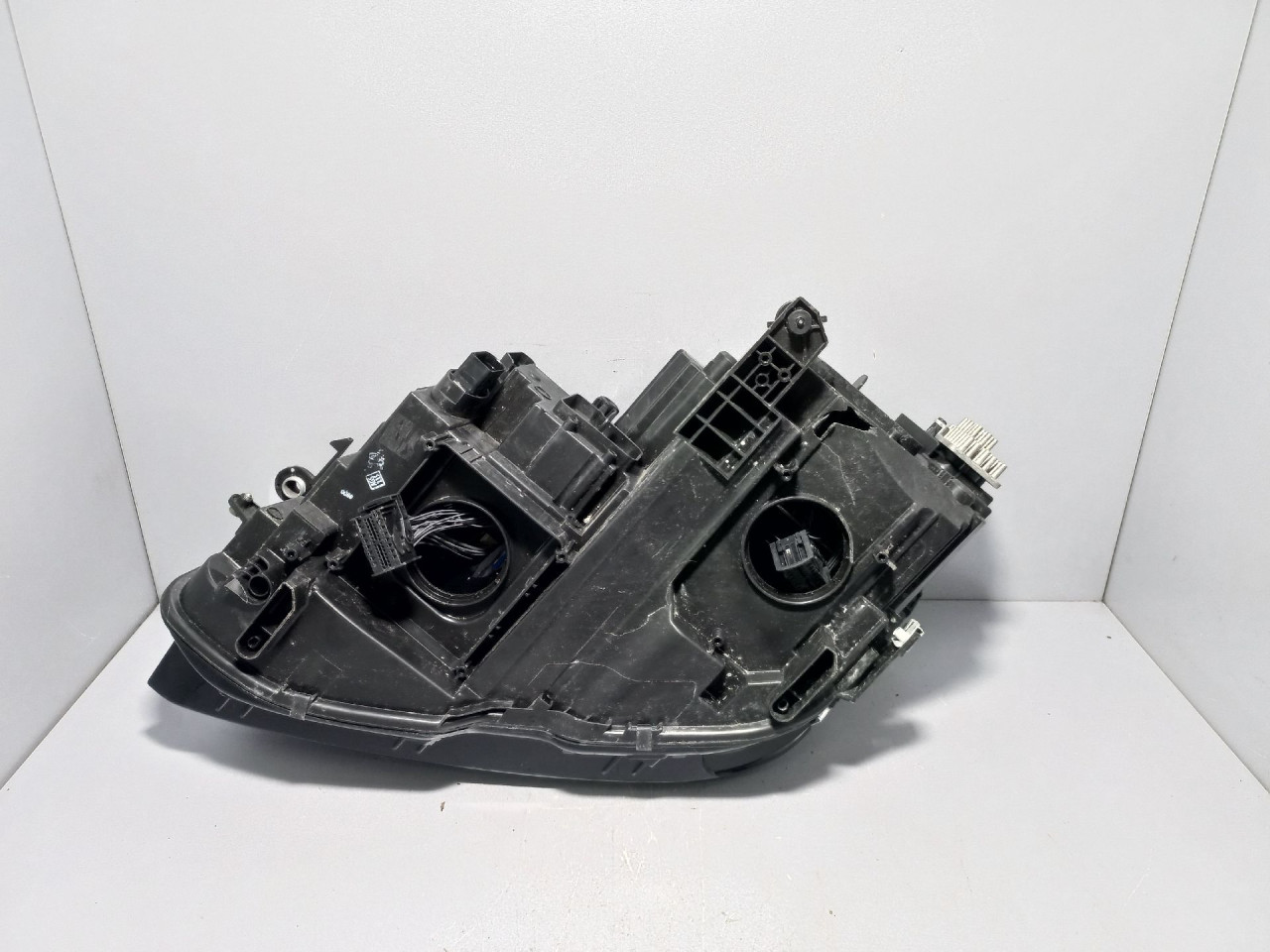 DIJELOVI FAR OSTECEN VW TIGUAN > 16-20 5NB941082D