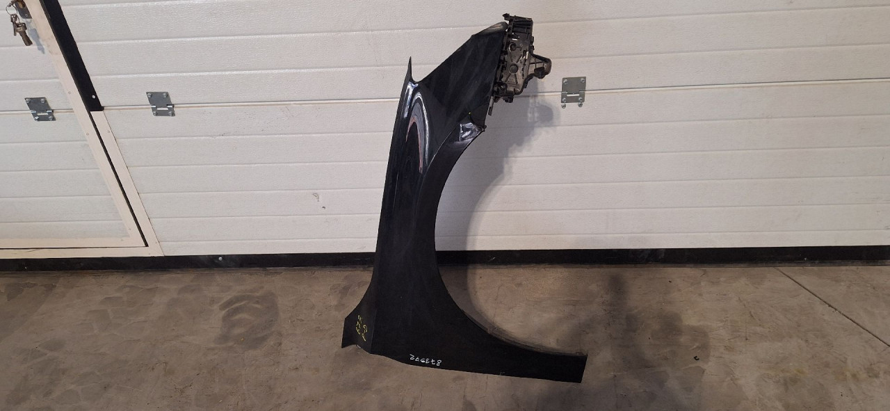 DIJELOVI BLATOBRAN AUDI A3 (8Y) > 20 -  2.0 8Y0821106A