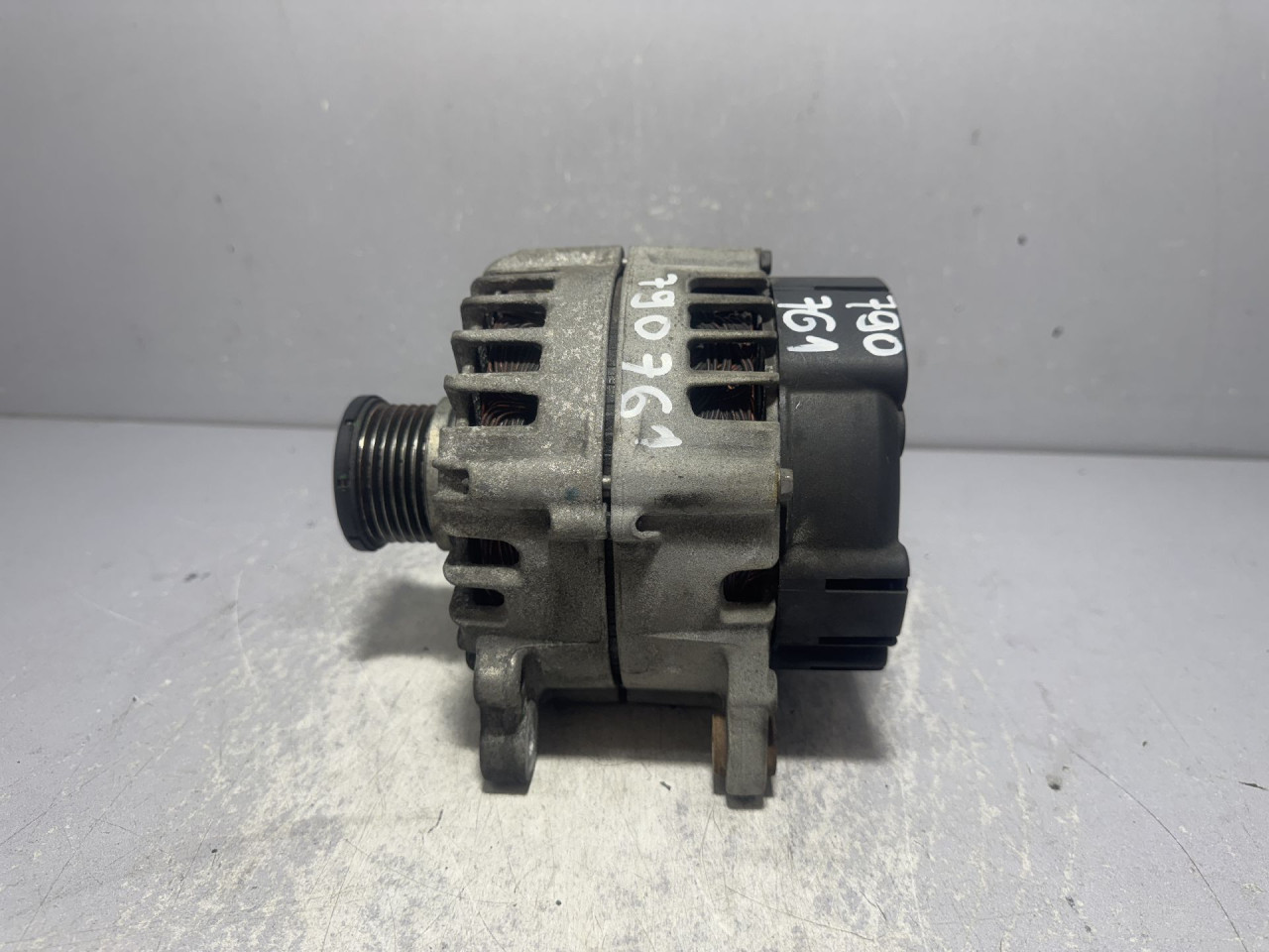 DIJELOVI ALTERNATOR AUDI A6 4G > 11-14 03L903017B