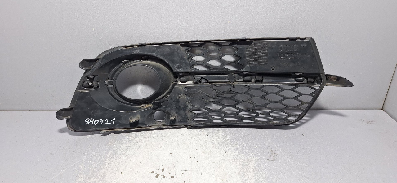 DIJELOVI RESETKA BRANIKA AUDI Q5 > 12-16 8R0807681S