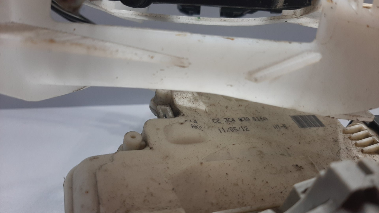 BRAVA VRATA VW PASSAT B6 > 05-10 3C4839016A