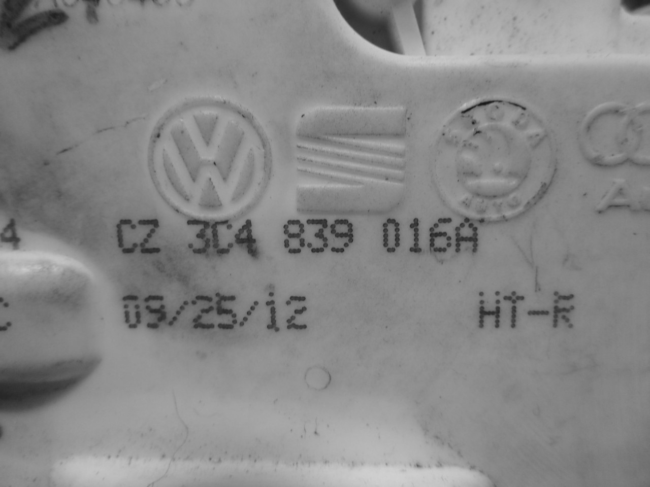 BRAVA VRATA VW PASSAT B7 > 10-14 VW055036 3C4839016A