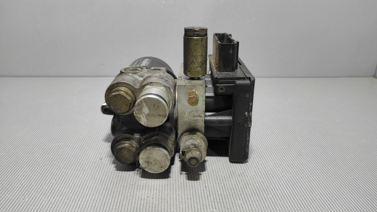 DIJELOVI ABS PUMPA JAGUAR XJ > 97-03 LNA2210-AA