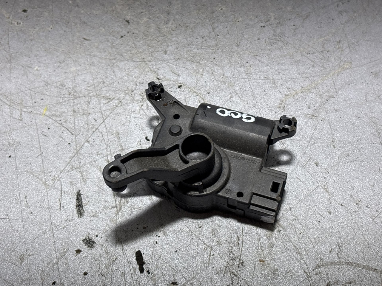 DIJELOVI MOTORIC KLAPNE AUDI Q7 (4L) > 09-15 52411483R