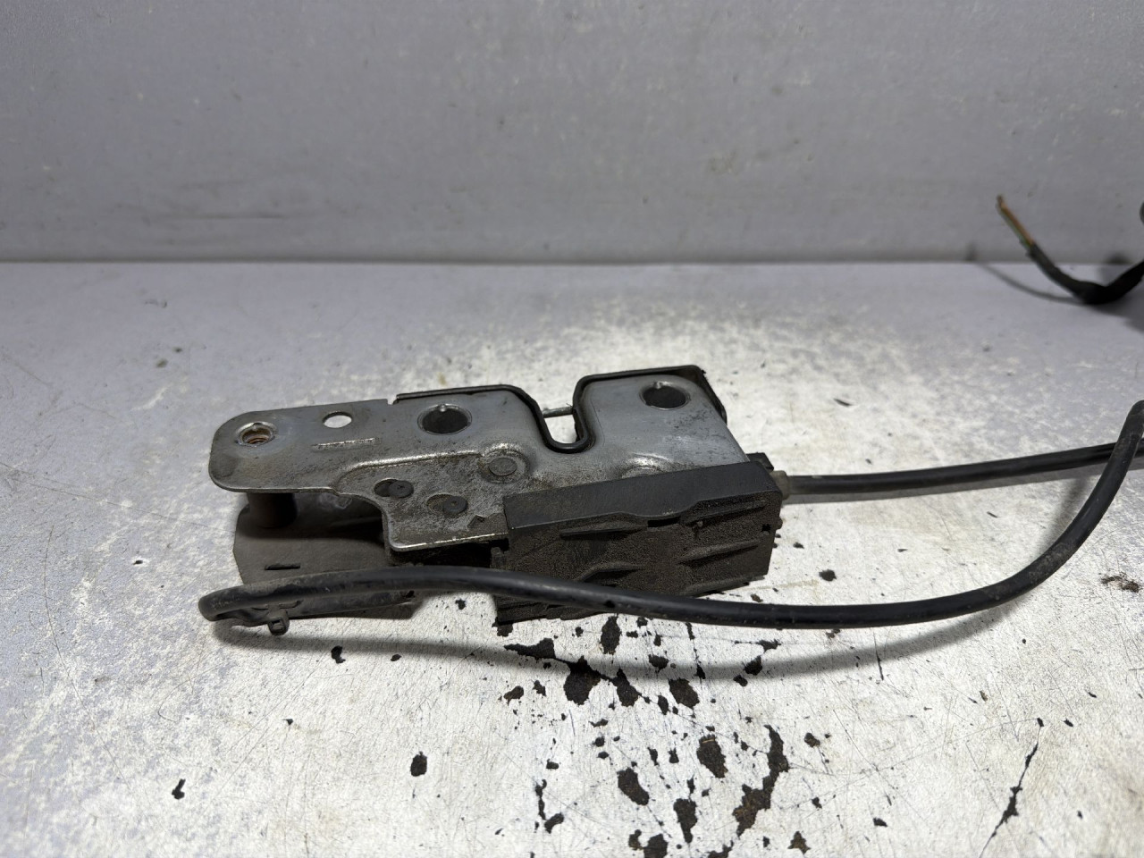 DIJELOVI BRAVA HAUBE VW PASSAT B6 > 05-10