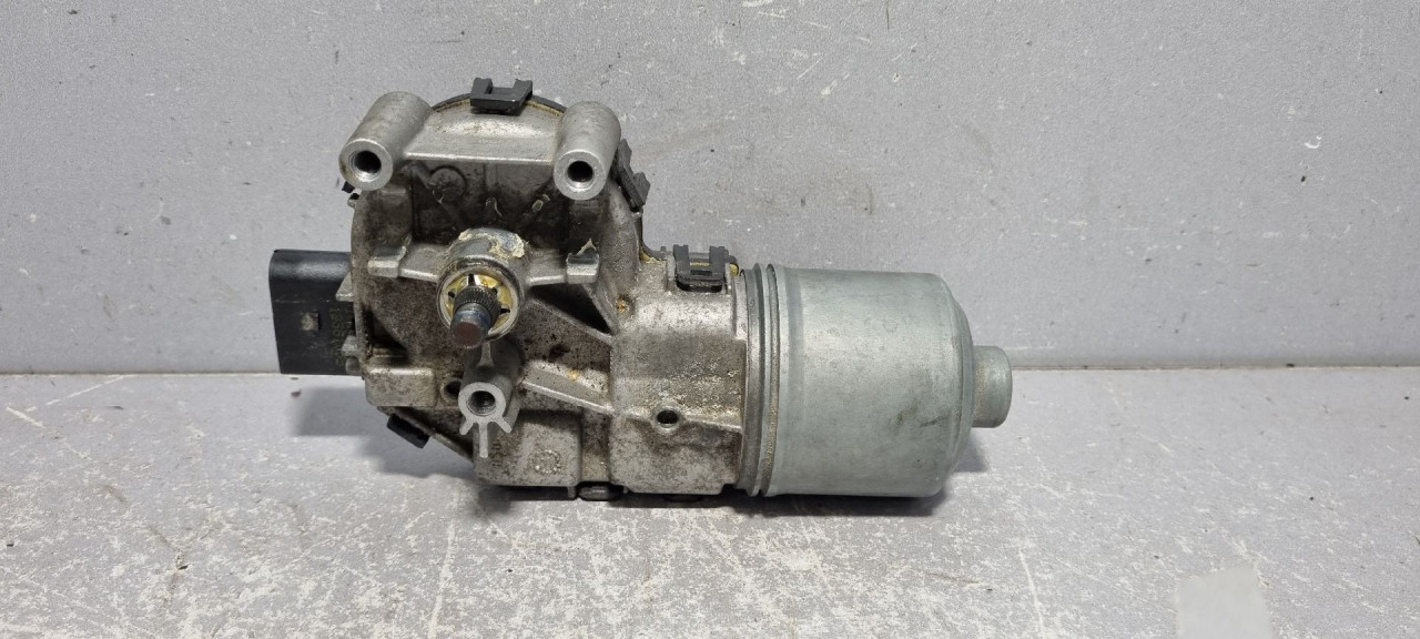 MOTORIC PREDNJEG BRISACA ALFA ROMEO 159 > 05-11 0390241915