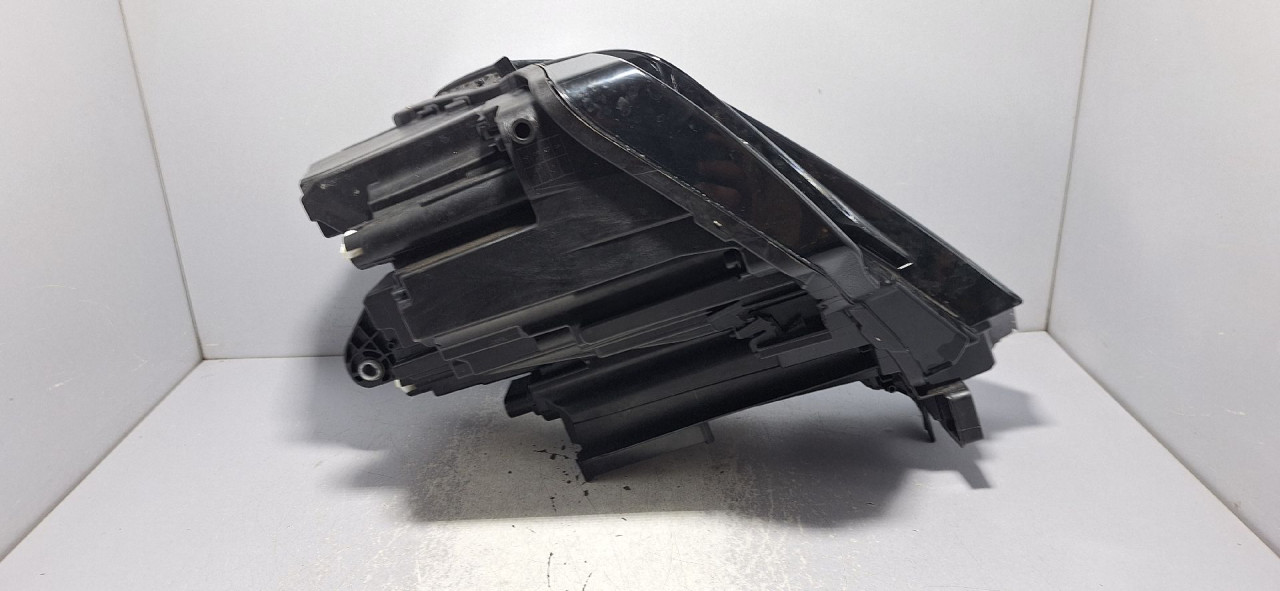 DIJELOVI FAR OSTECEN SKODA KODIAQ > 21- 57H941036