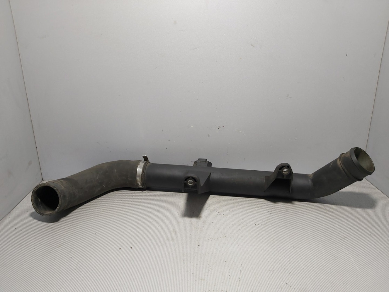 DIJELOVI CRIJEVO INTERKULERA VW CRAFTER > 05-11 2.5 2E0145762