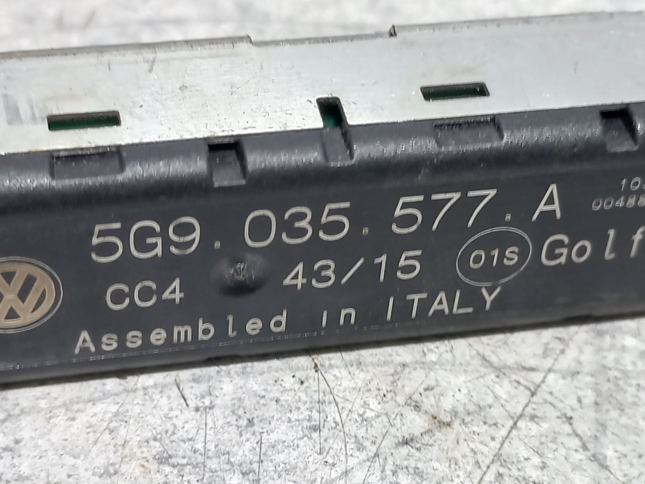 DIJELOVI ANTENA VW GOLF 7 > 12-16 5G9035577A