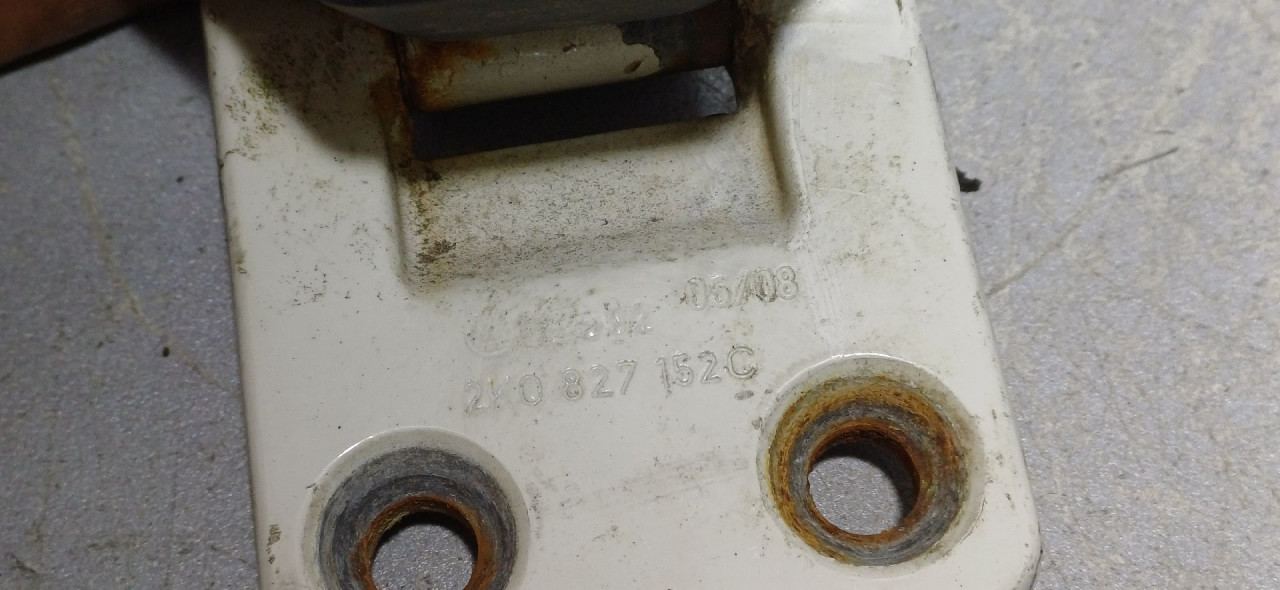 DIJELOVI BAGLAMA VW CADDY > 03-10 2K0827152C