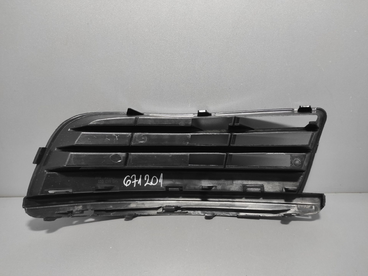 RESETKA BRANIKA VW GOLF 5 > 03-08 1K0853666