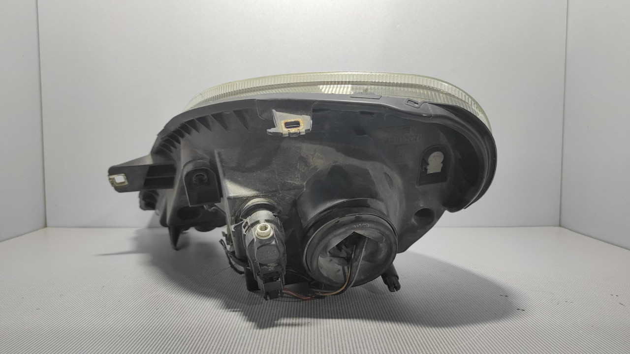 DIJELOVI FAR RENAULT TRAFIC > 07-14 8200701356