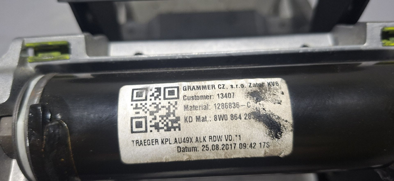 DIJELOVI NASLONJAC ZA RUKU AUDI A4 (B9) > 15-18 2.0 8W0864283A
