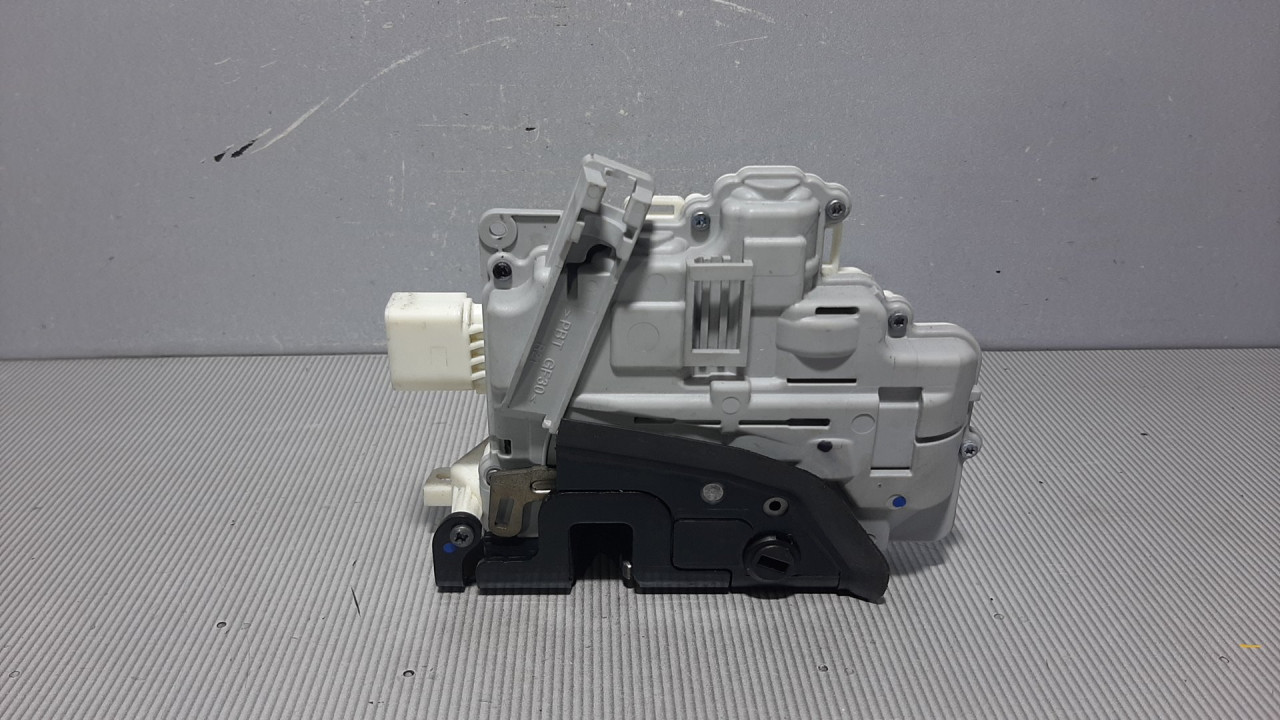 BRAVA VRATA VW PASSAT B7 > 10-14 3C4839016A