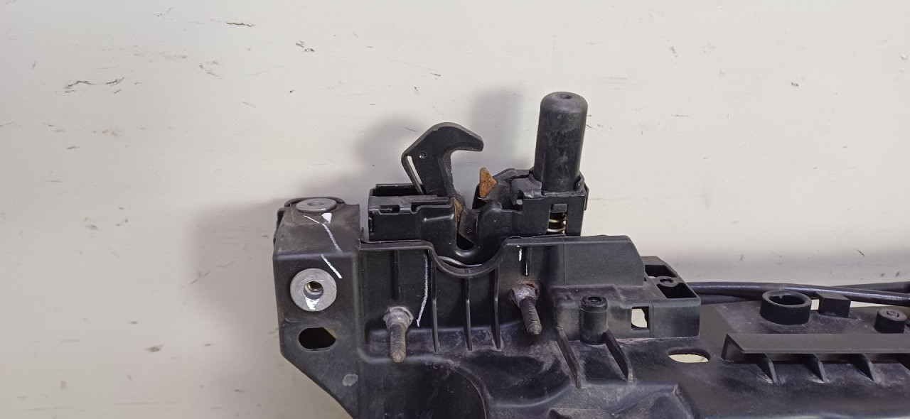 DIJELOVI BRAVA HAUBE VW POLO > 21- 1.0 8S0823509B