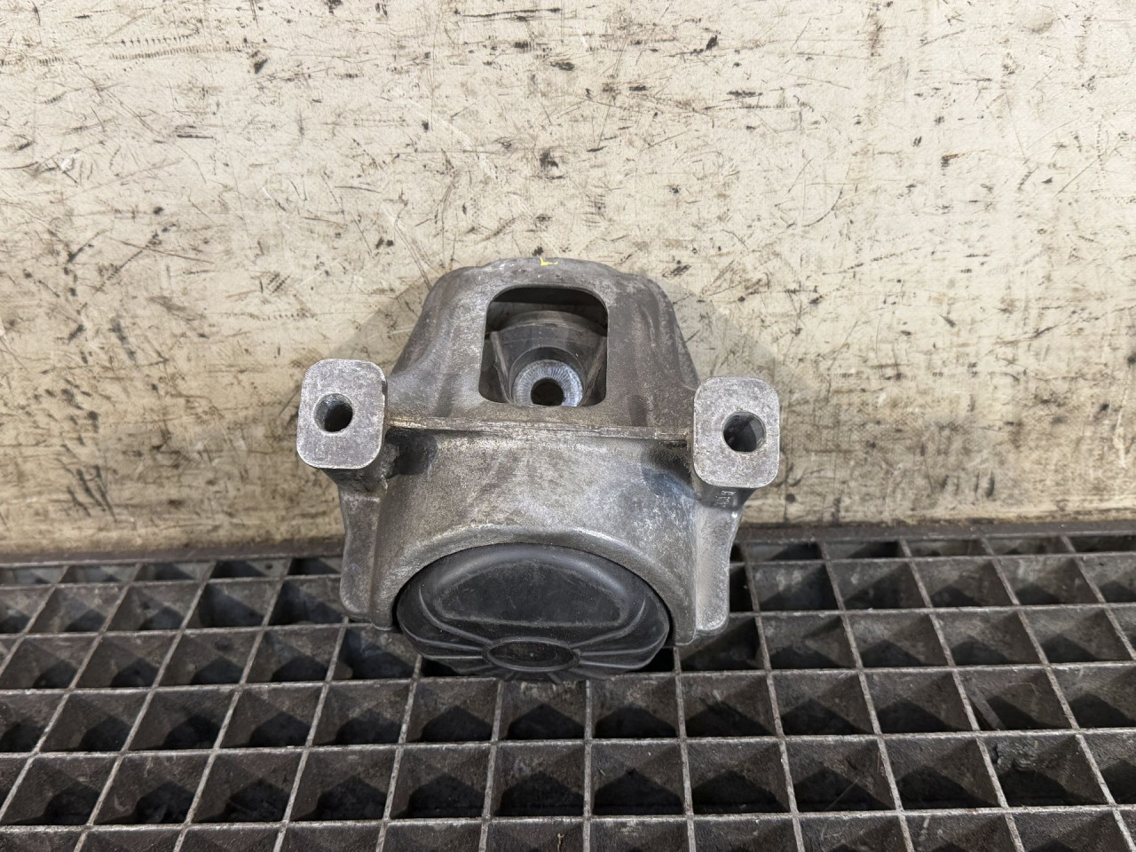 DIJELOVI NOSAC MOTORA AUDI A4 (B8) > 07-11 2.0 8K0199381PD