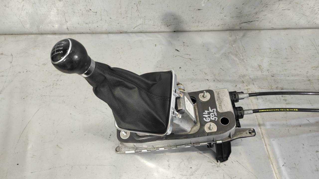 DIJELOVI SALTEBLA VW SHARAN > 10- 7N0711049A