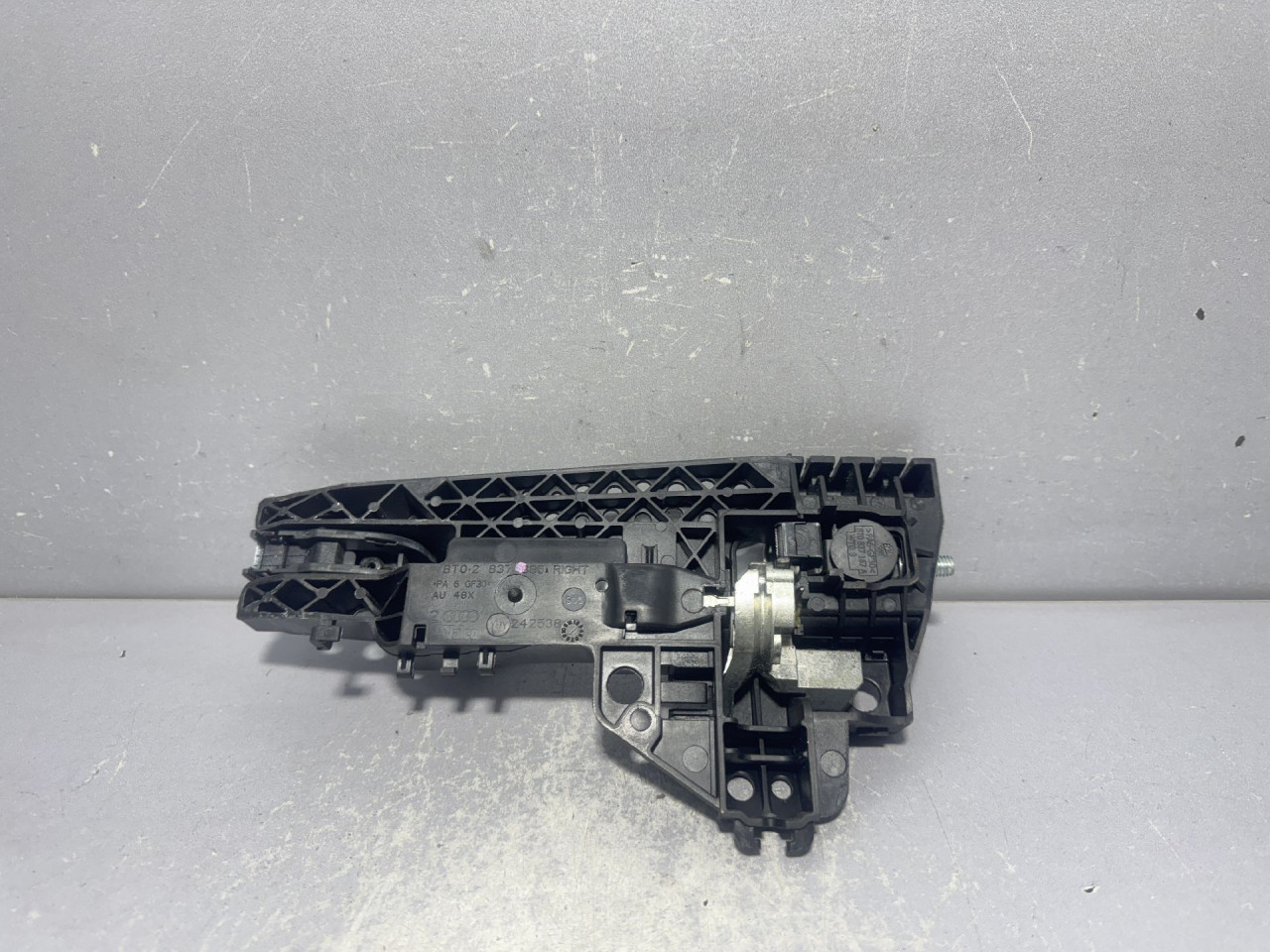 RUCKA VRATA AUDI A4 (B8) > 12-15 8T02837886A