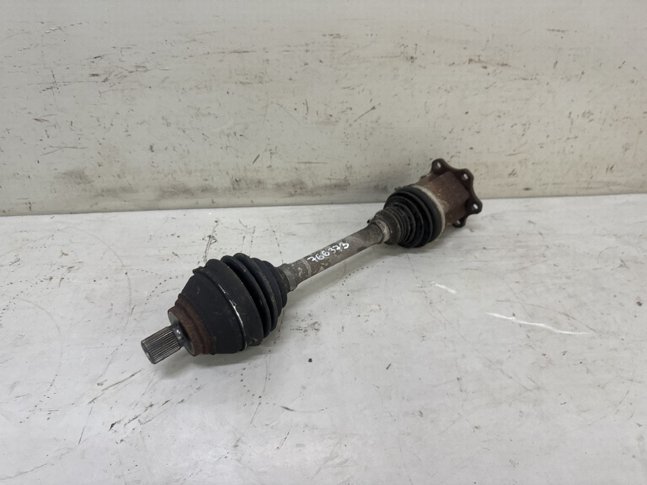 DIJELOVI POLUOSOVINA VW PASSAT B8 > 14-19 2.0
