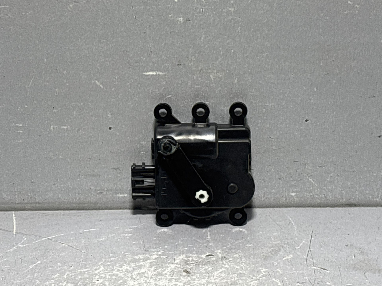 DIJELOVI MOTORIC KLAPNE MAZDA 3 > 13-16