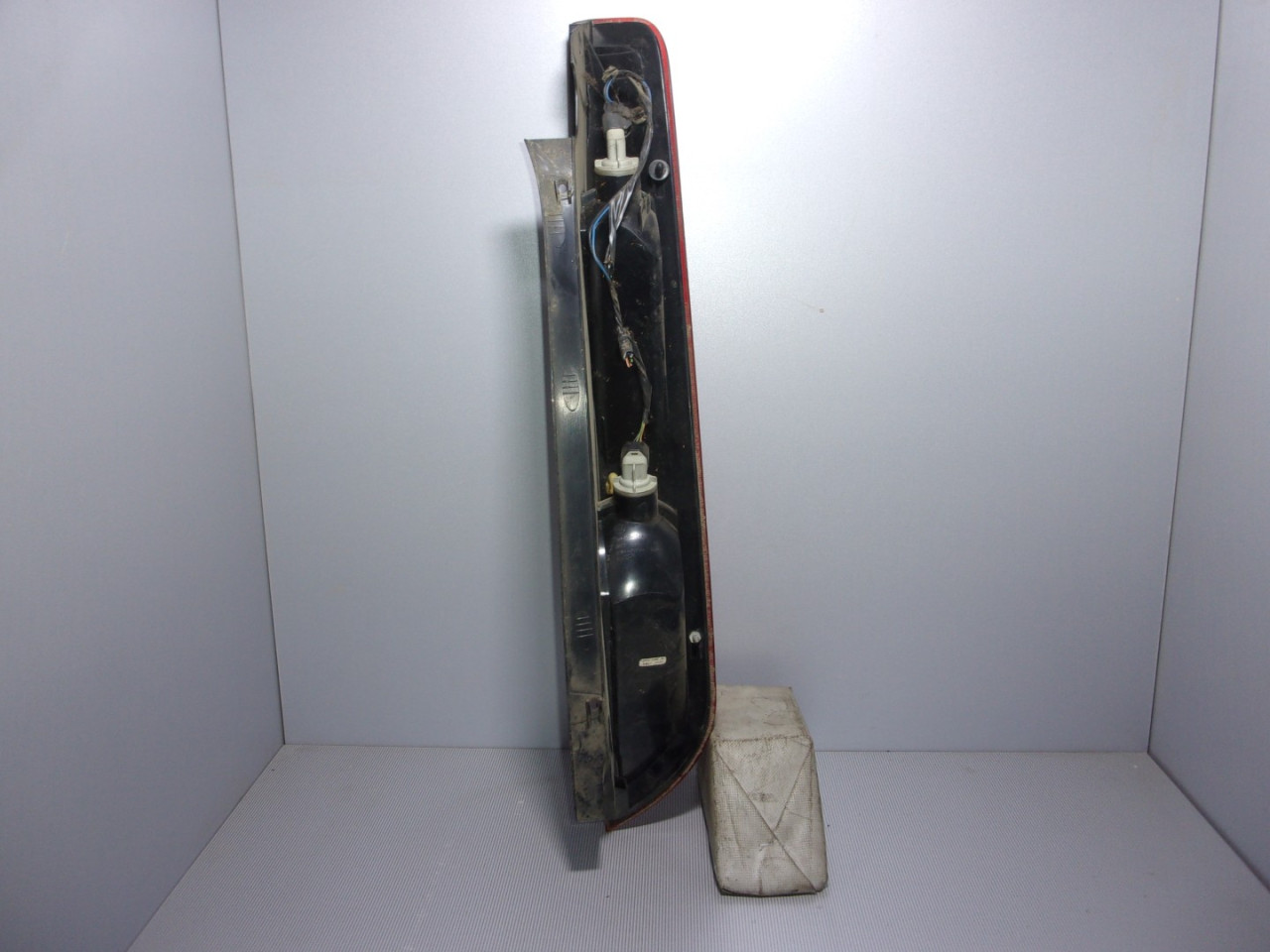 DIJELOVI STOP SVJETLO FORD FOCUS > 05-07 FD424015