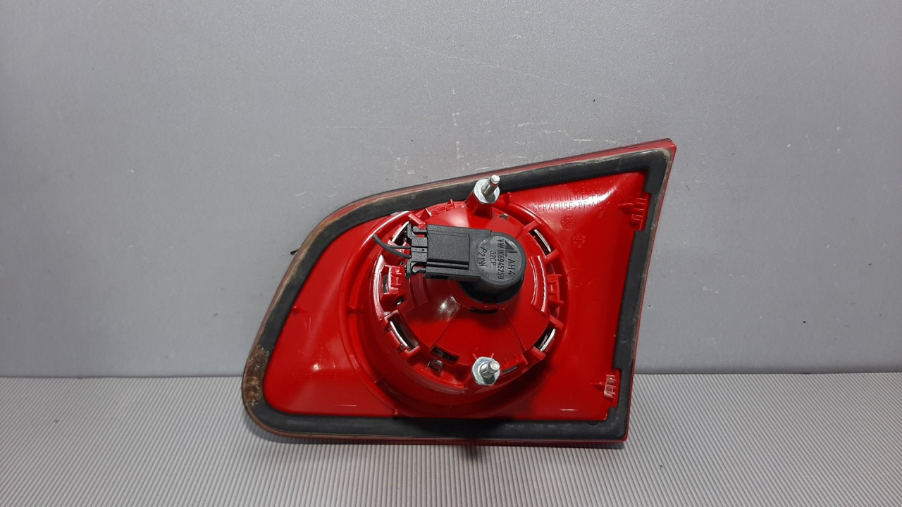 STOP SVJETLO VW PASSAT B6 > 05-10 3C9945093