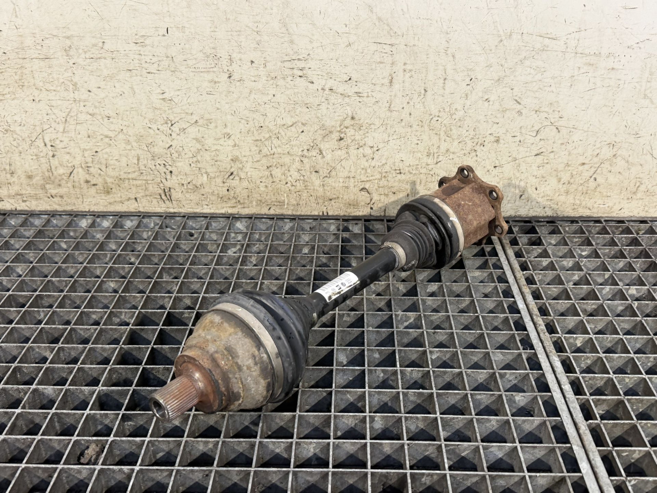 DIJELOVI POLUOSOVINA VW PASSAT B7 > 10-14 2.0 1K0407271LG